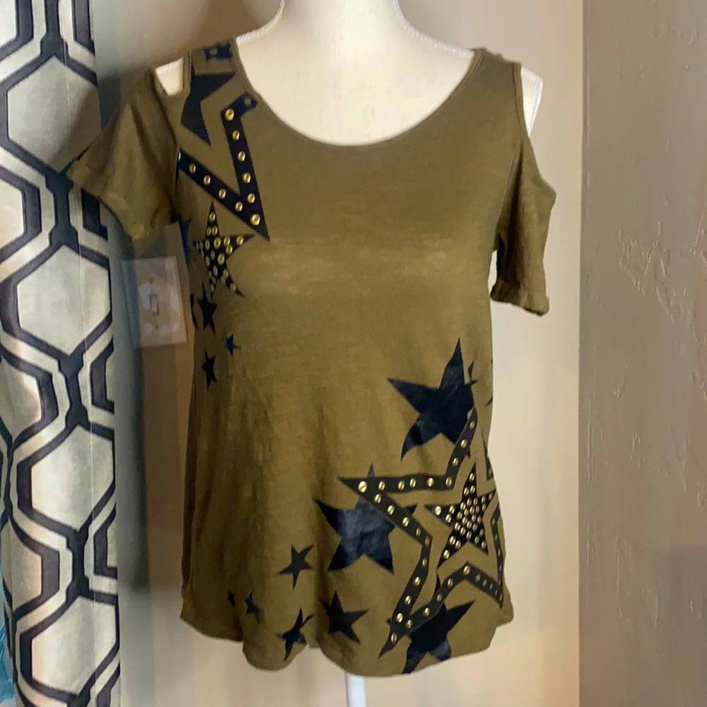 Rock & Republic Cold Shoulder tank/tee